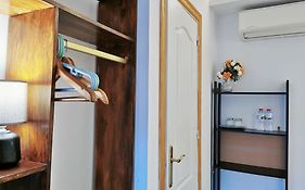 Barcelona CoronaHostal